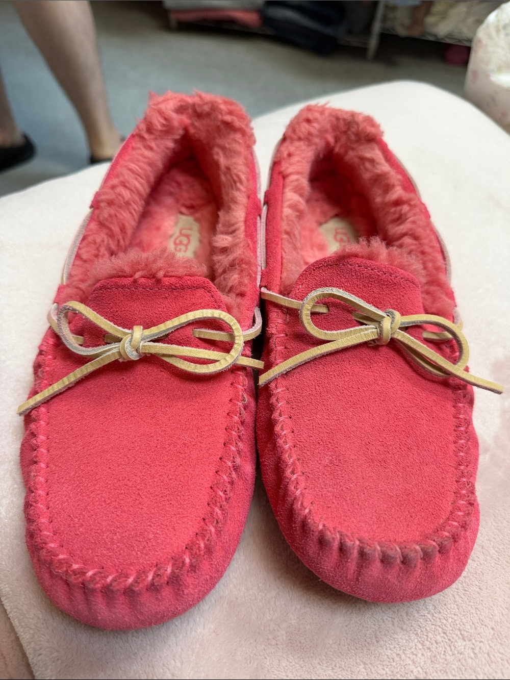 UGG Women's Coral Suede Moccasin Slippers Sz 10 Very Well Kept Clean Pristine